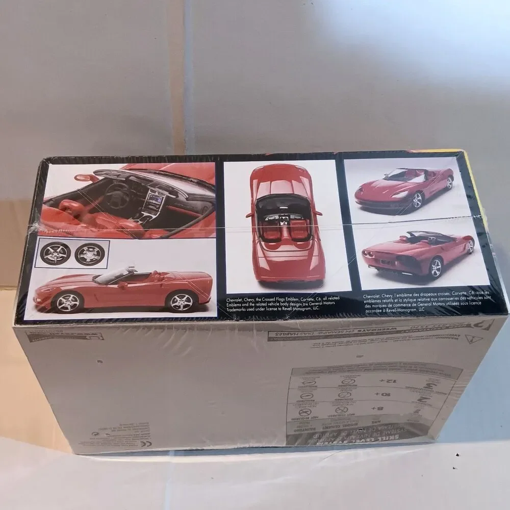 Revell 2005 Corvette C6 Convertible Model Kit-Skill 1-SnapTite-1:25 Scale-NEW
